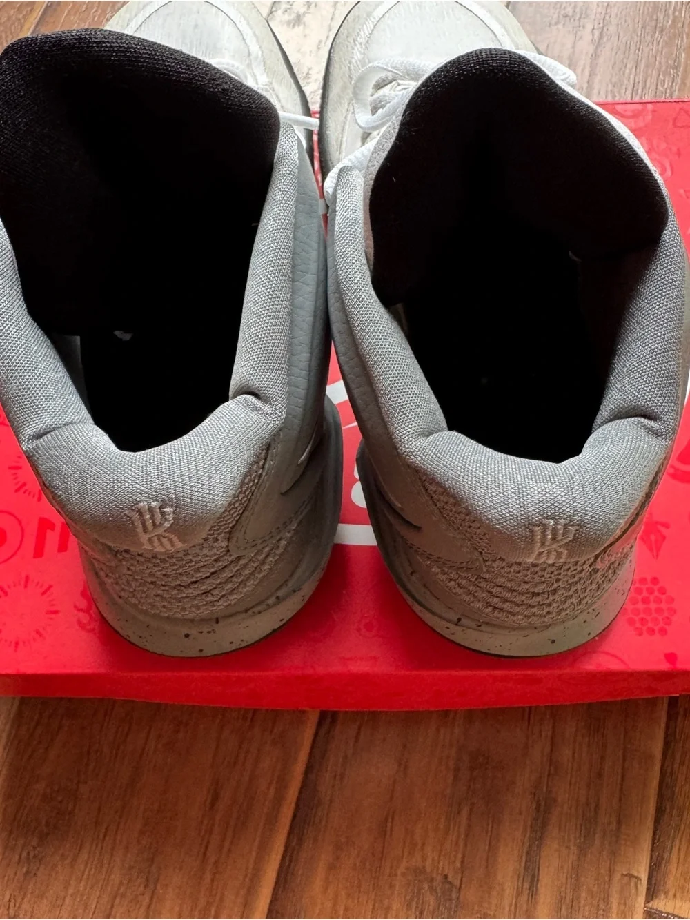 KYRIE INFINITY SE (GS) Boys size 6Y